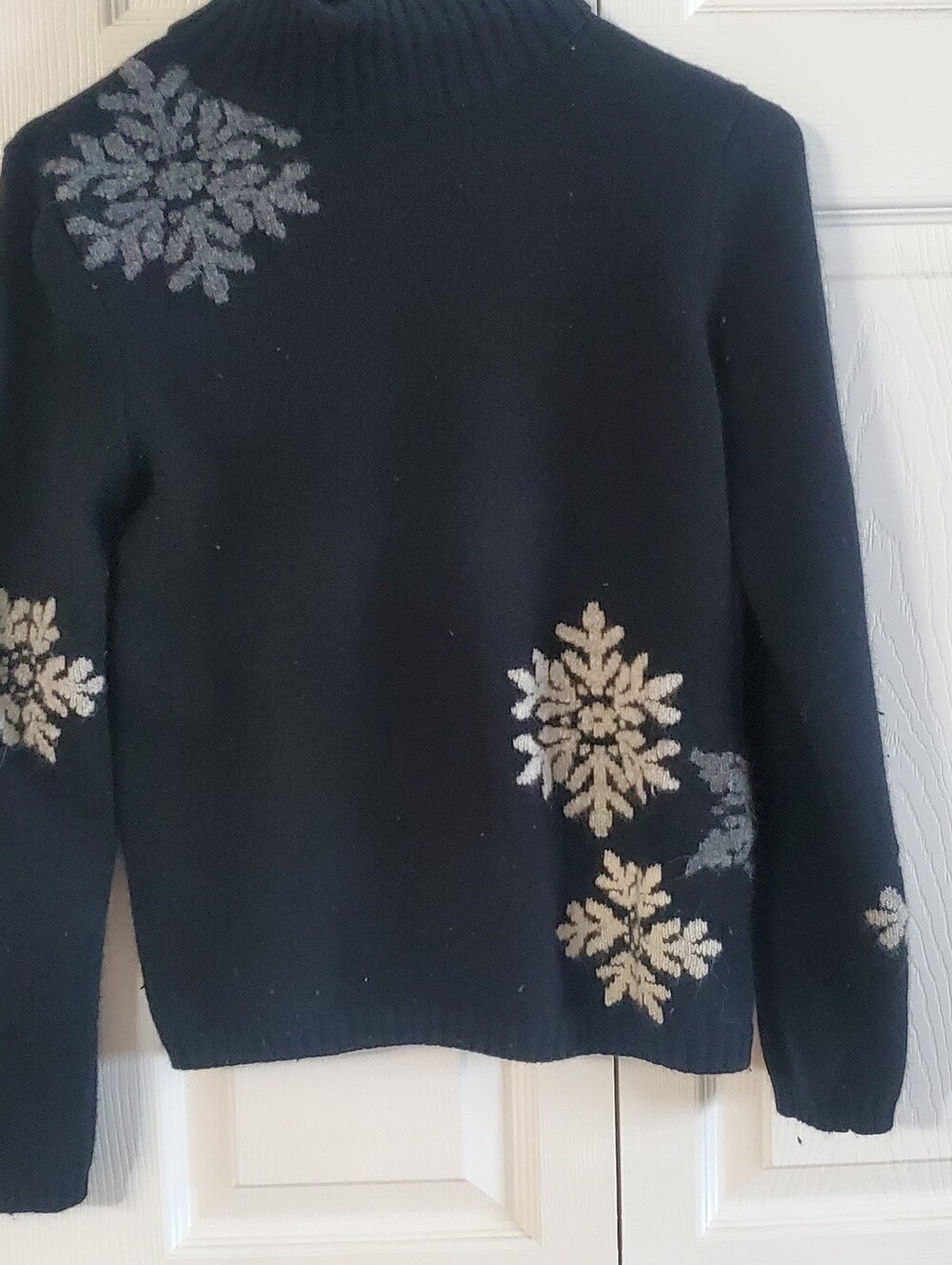 VINTAGE EDDIE BAUER COLLECTIBLES SNOWFLAKE TURTLENECK SWEATER. MED